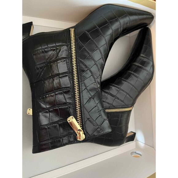 Michael Kors Cosmo Faux Embossed Crocodile Black Leather Kitten Bootie Sz. 6 NIB - Picture 4 of 5